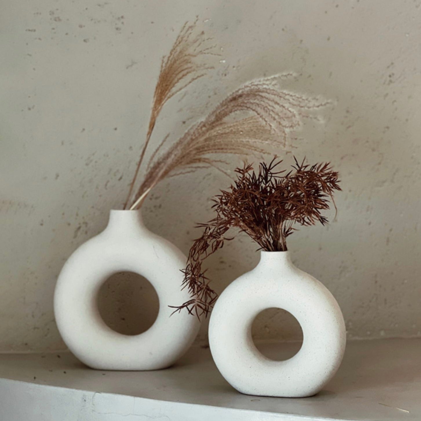 ドーナツ陶器花瓶 円形 シンプル セラミック花瓶 北欧スタイル 装飾 ...